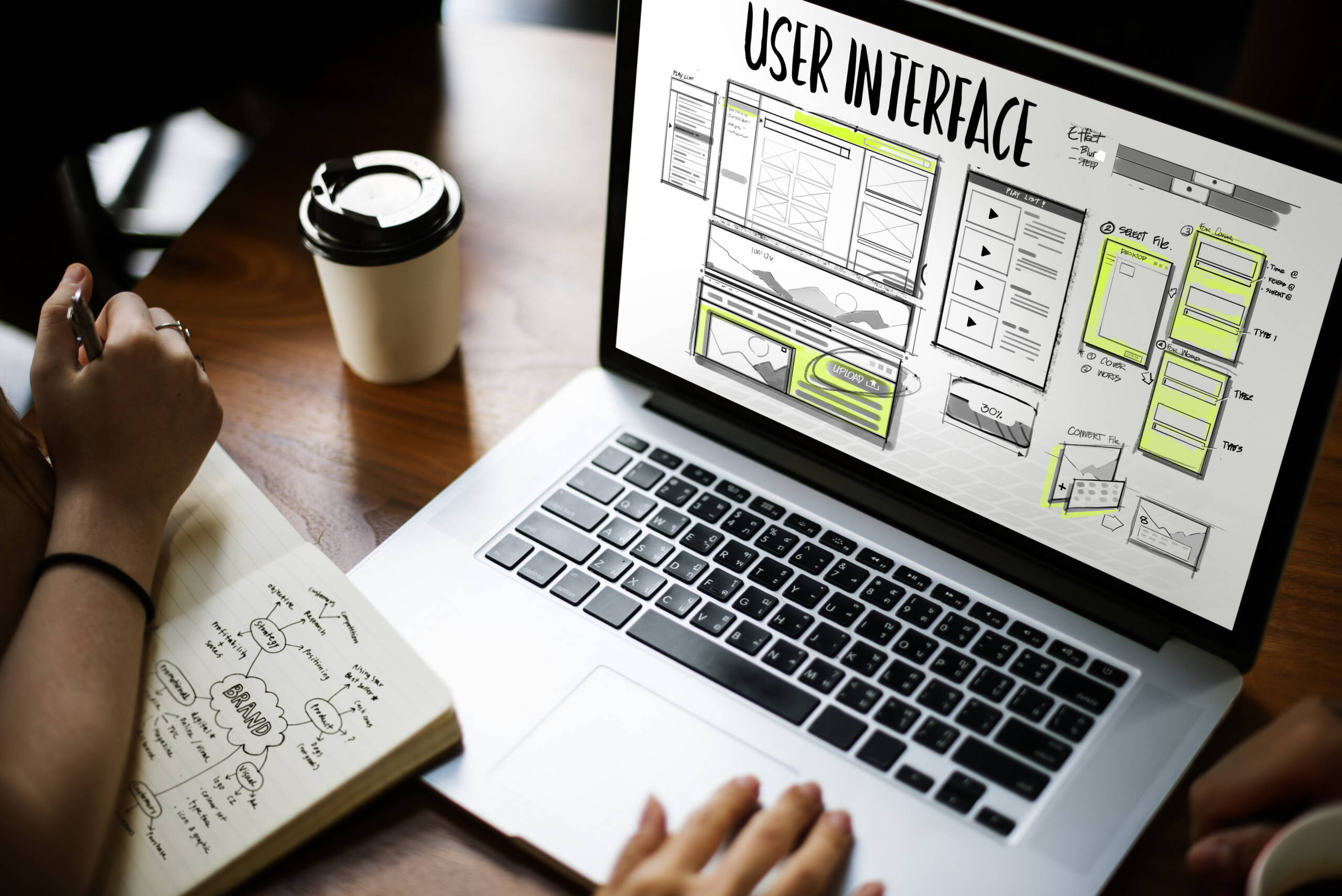 Website interface met call-to-action knoppen of formulier